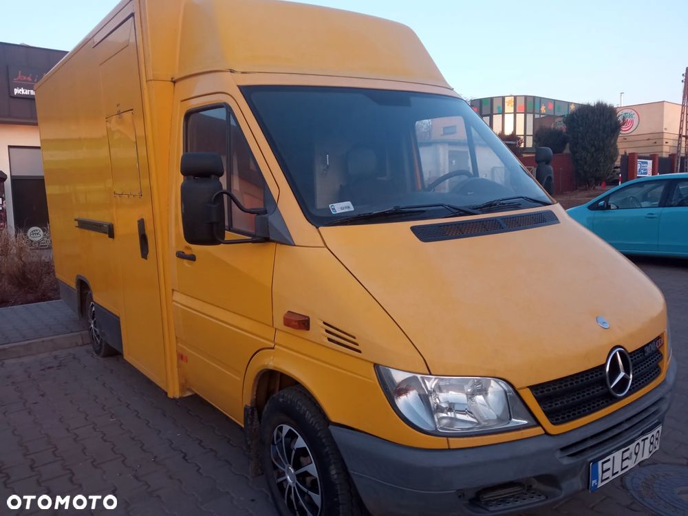 Mercedes-Benz Sprinter - 1