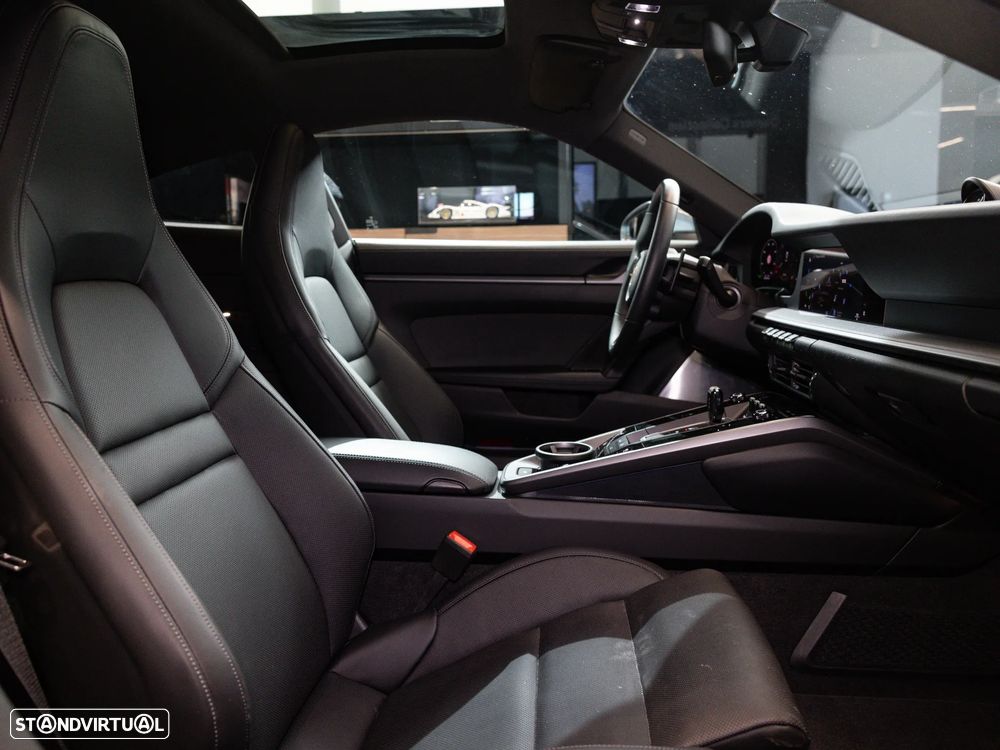 Porsche 911 (992) Carrera S - 30