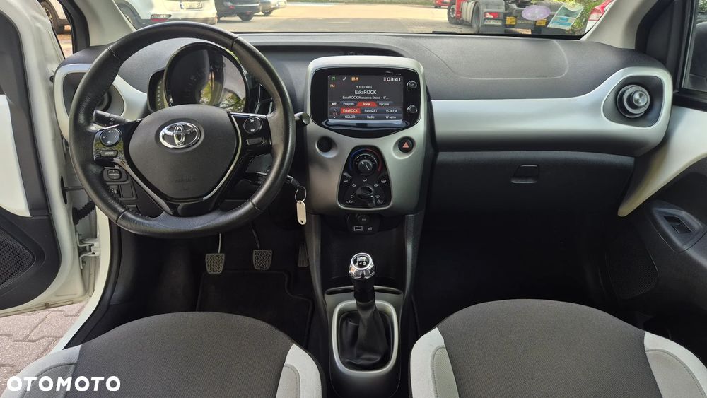 Toyota Aygo x-play - 15