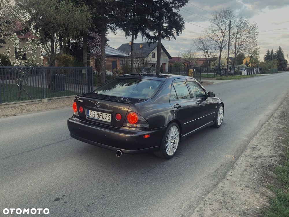 Lexus IS 200 Prestige - 3