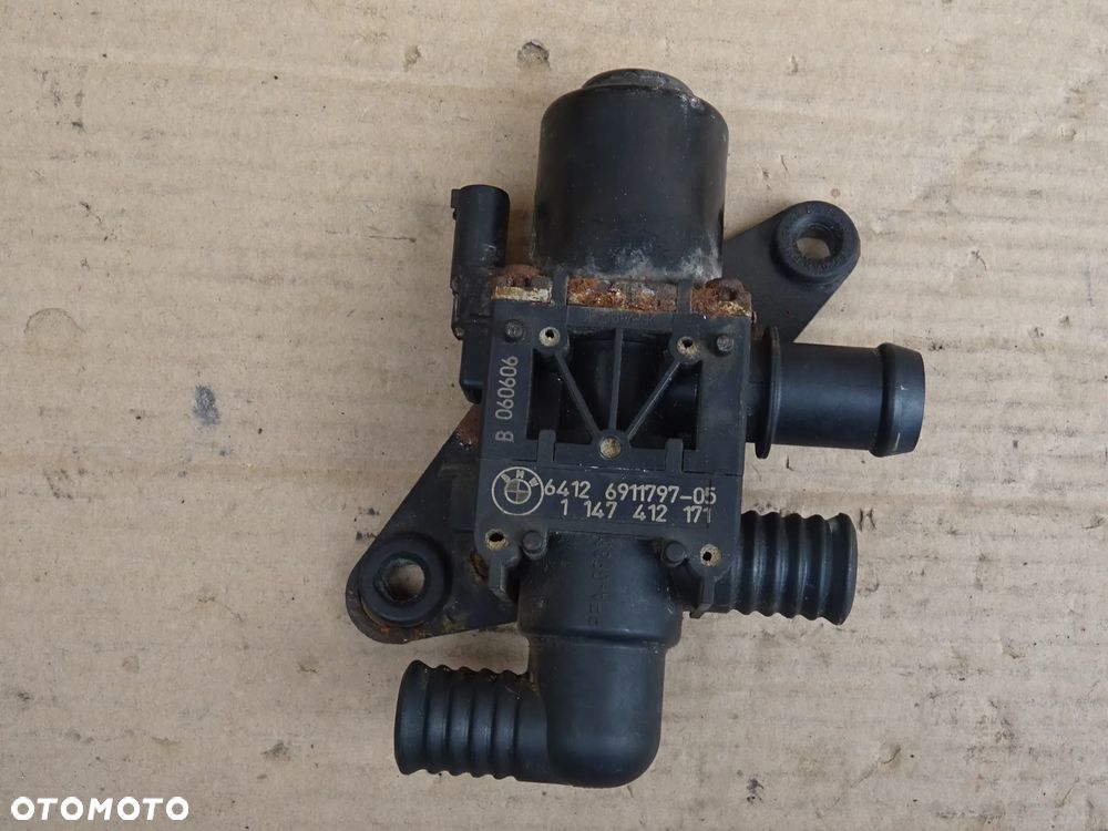 BMW E61 E60 PANEL ZAWÓR OGRZEWANIA PŁYNU NAGRZEWNICY WEBASTO - 18