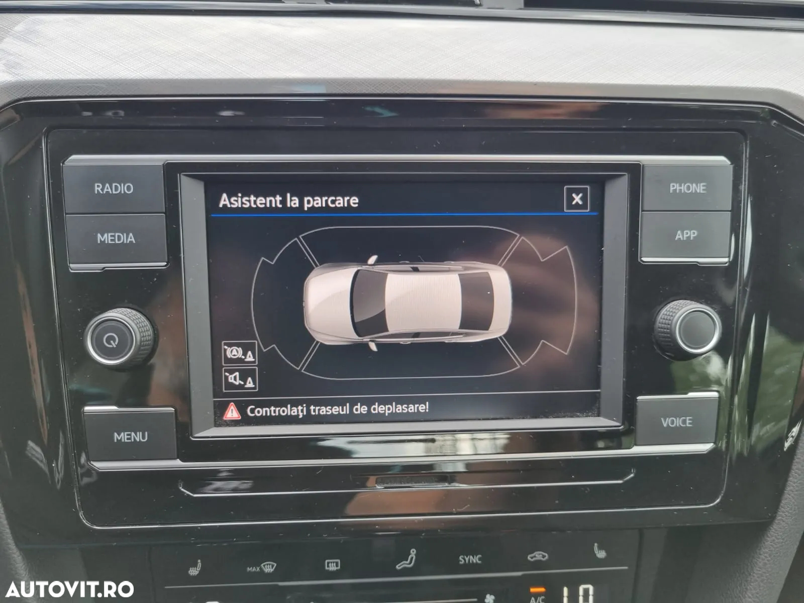 Volkswagen Passat 2.0 TDI DSG Comfortline - 27