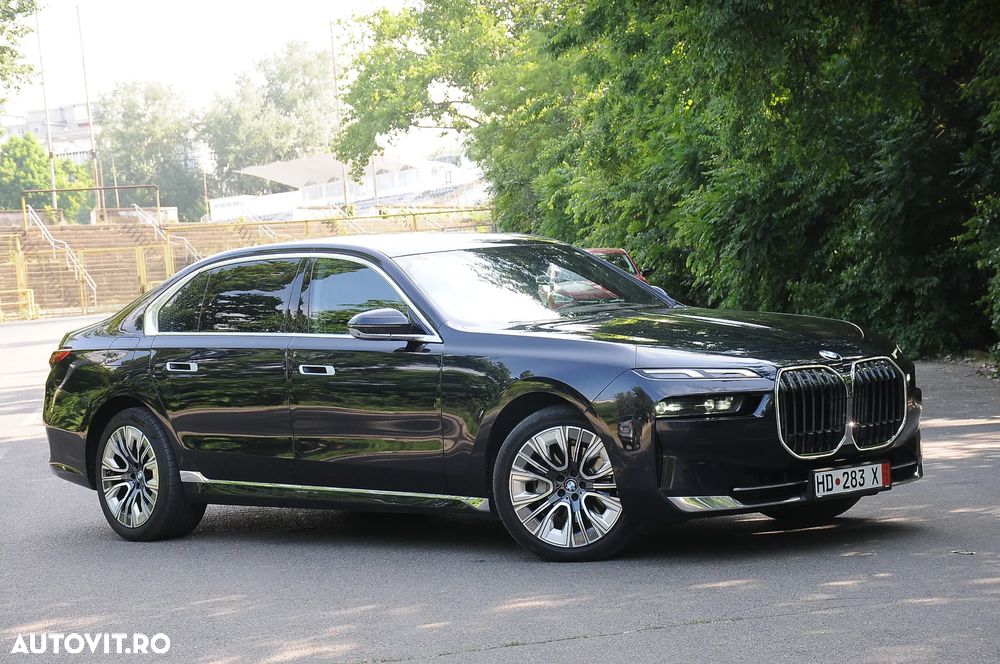 BMW Seria 7 740d xDrive MHEV - 10