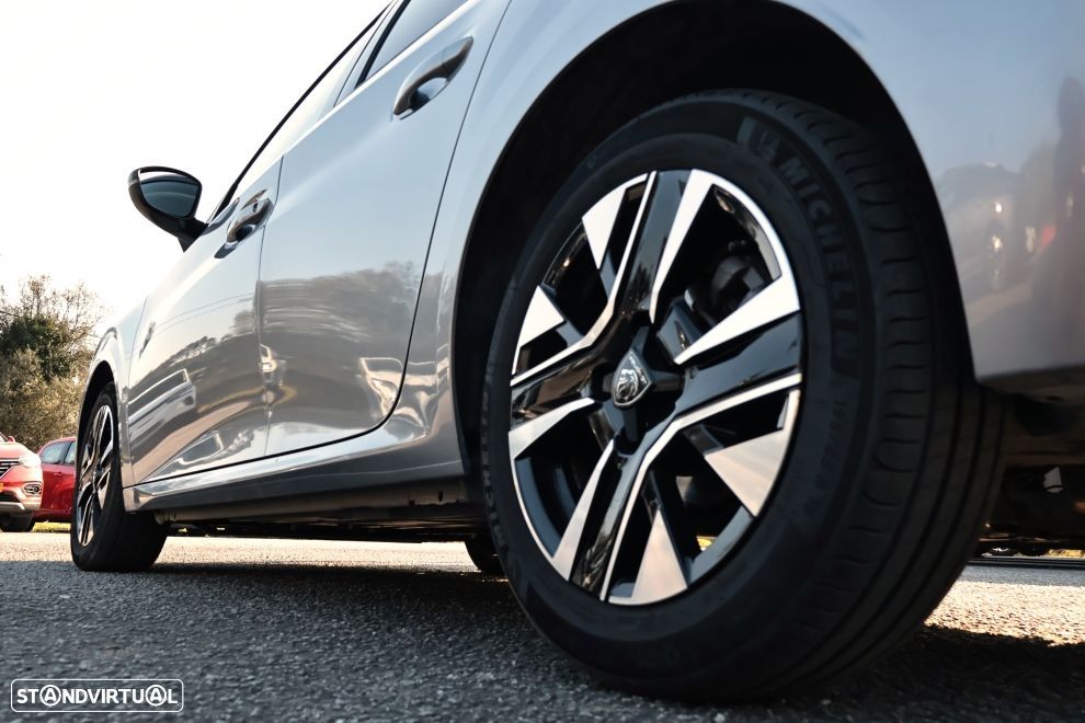 Peugeot 208 1.2 PureTech Allure - 5