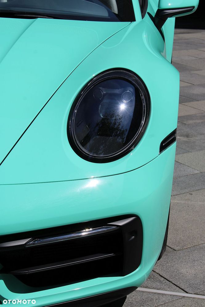 Porsche 911 Carrera 4 GTS - 5