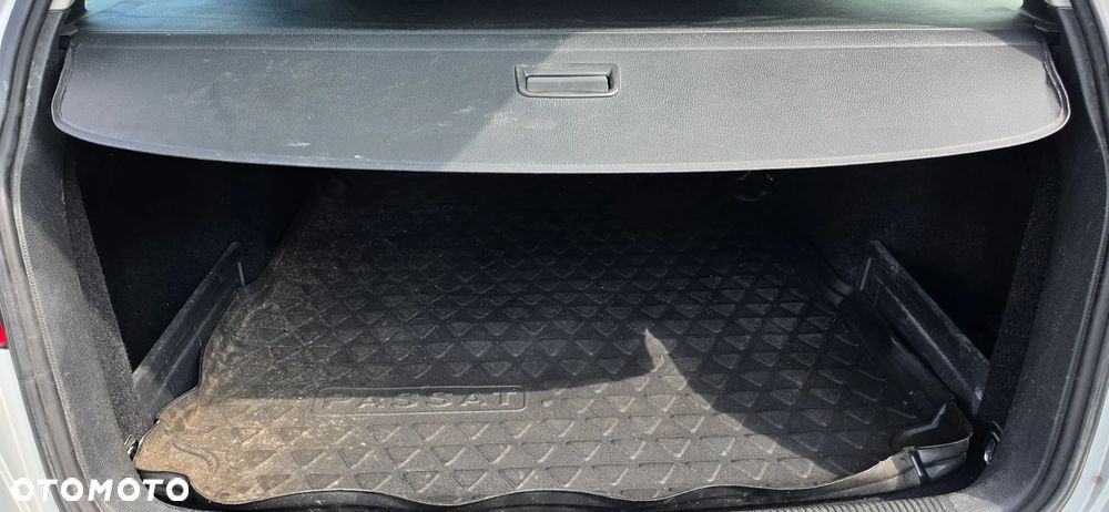Volkswagen Passat 2.0 TDI Comfortline - 10