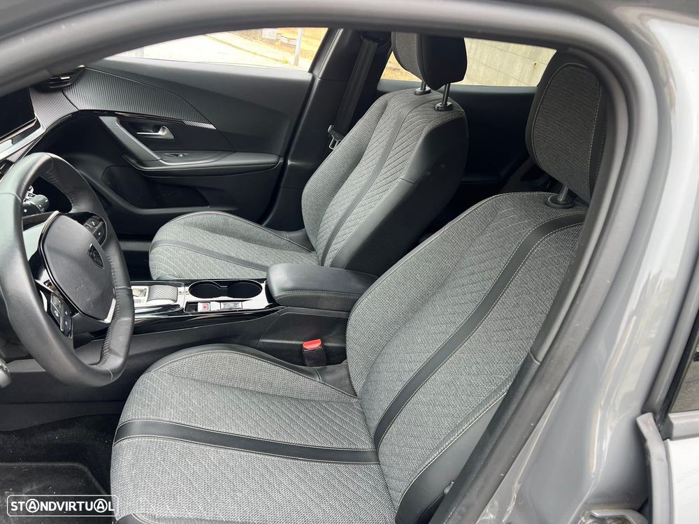Peugeot 2008 1.2 PureTech Allure Pack EAT8 - 5