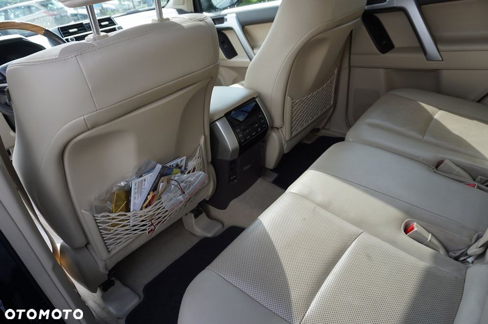 Toyota Land Cruiser - 20