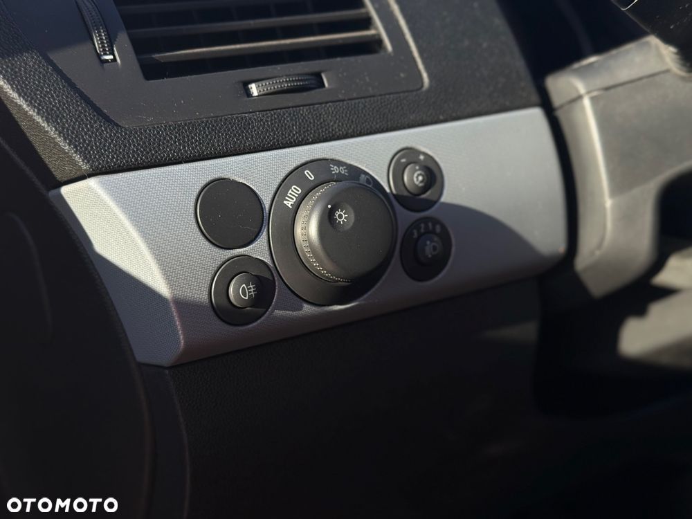 Opel Astra 1.6 Sport - 13