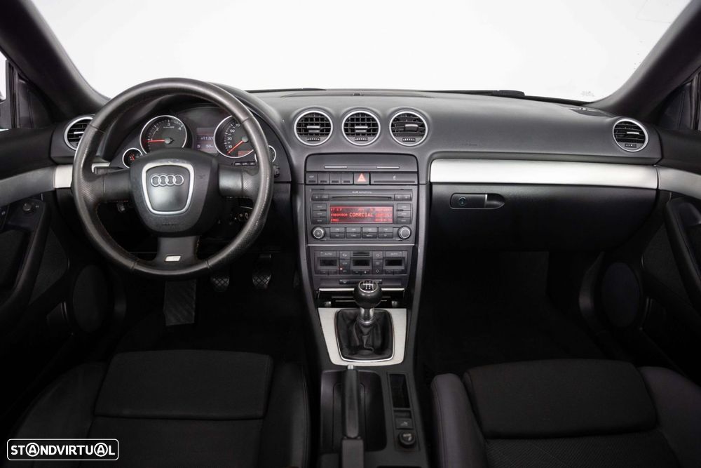 Audi A4 Cabrio 2.0 TDI S-line - 18