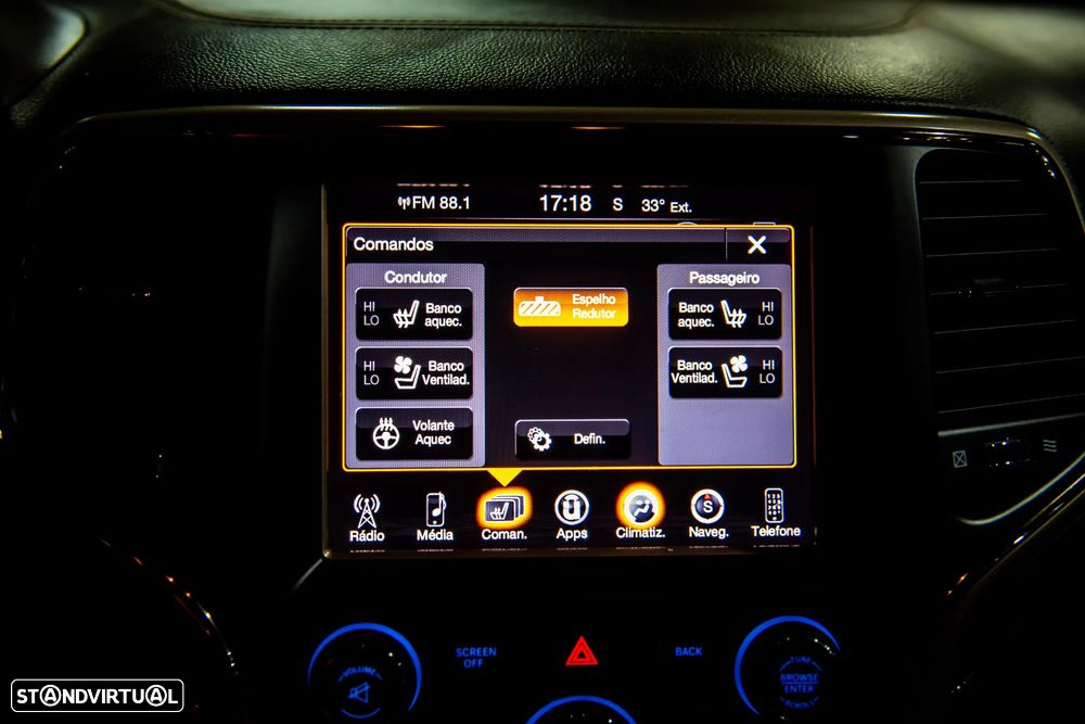 Jeep Grand Cherokee 5.7 V8 HEMI 4WD Auto Summit - 33