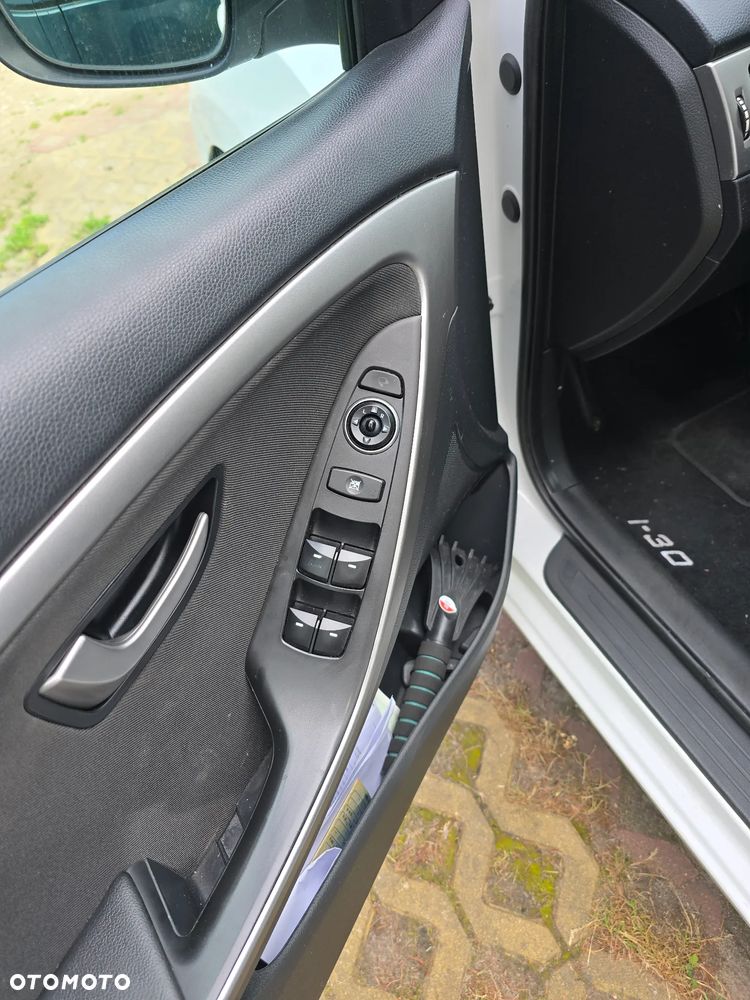 Hyundai i30 blue 1.6 CRDi YES Silver - 7