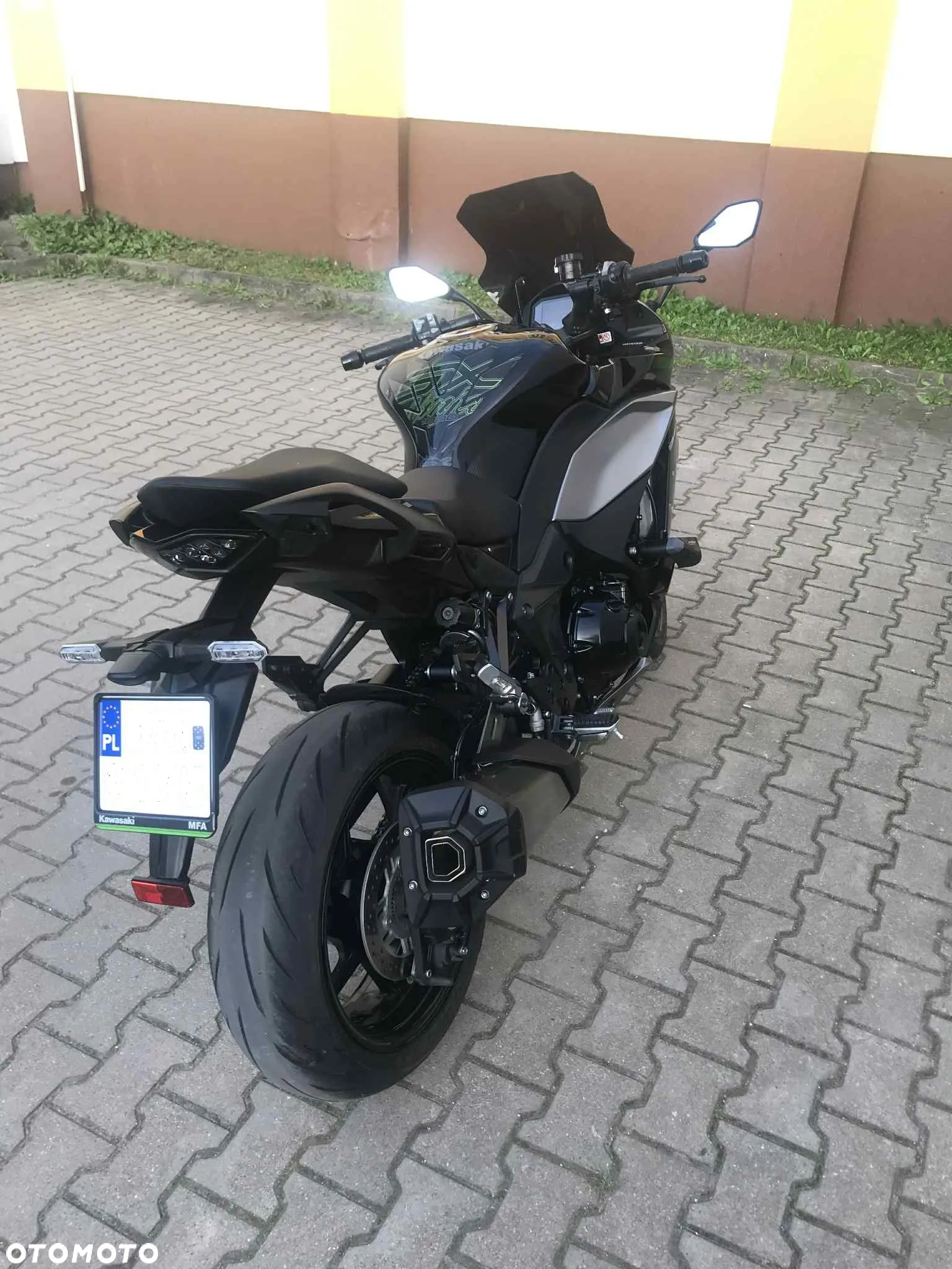 Kawasaki Ninja 1000 SX - 8