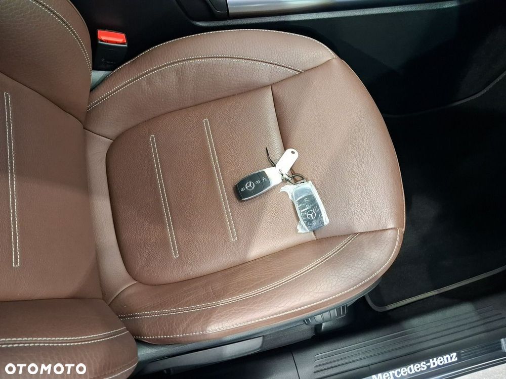 Mercedes-Benz GLA - 26