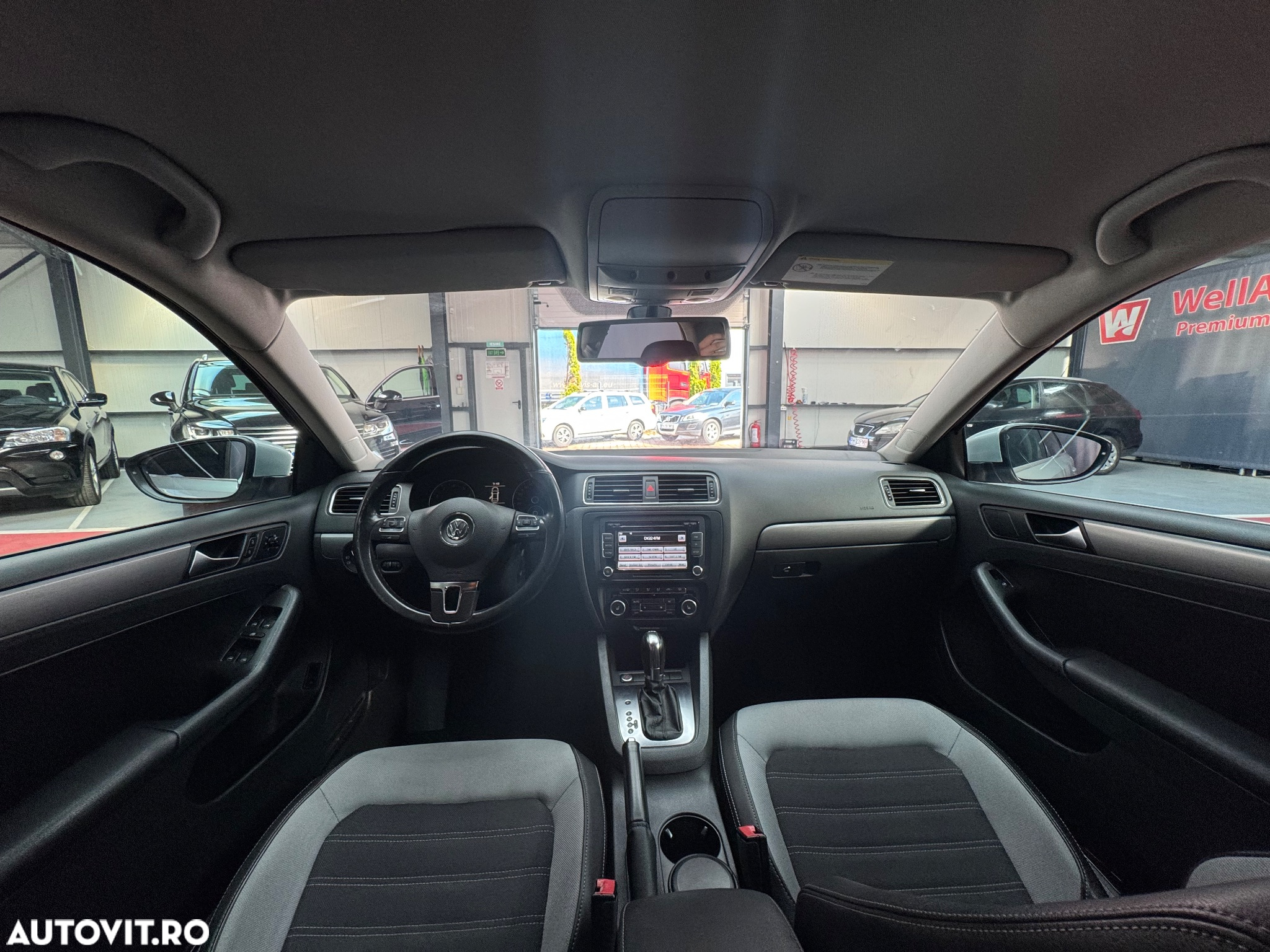 Volkswagen Jetta - 12