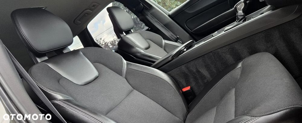 Volvo XC 60 D4 Momentum Pro - 13