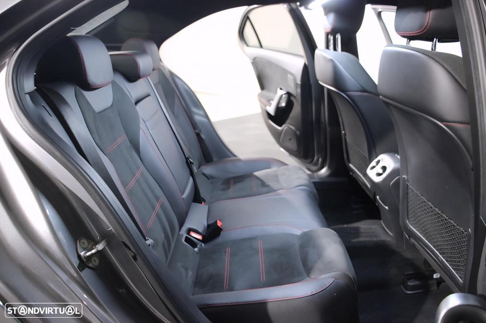 Mercedes-Benz A 200 Limousine AMG Line Aut. - 12