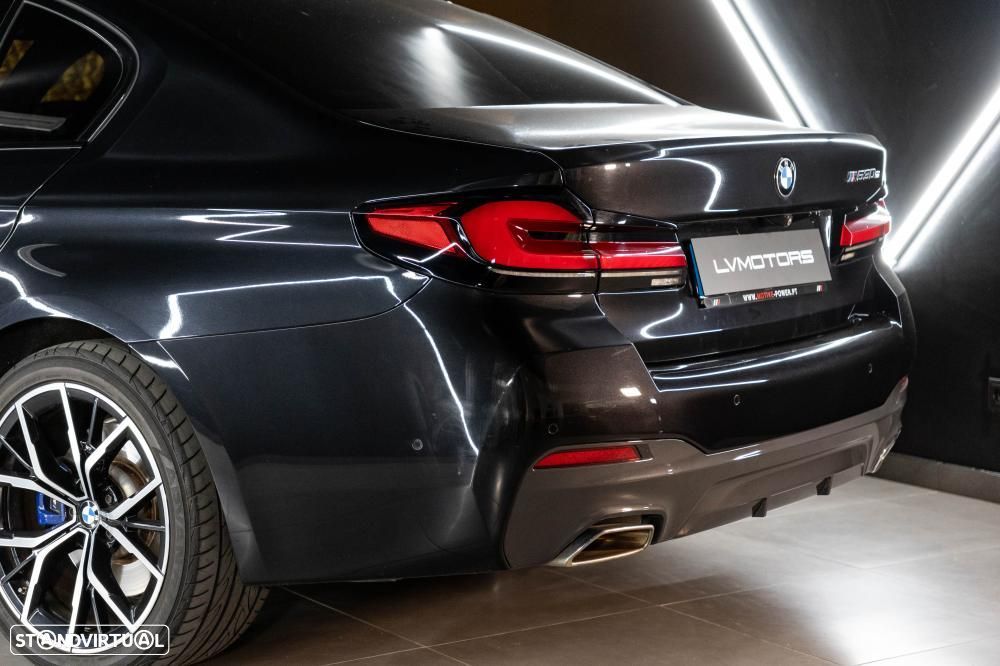 BMW 530 e Pack Desportivo M - 12