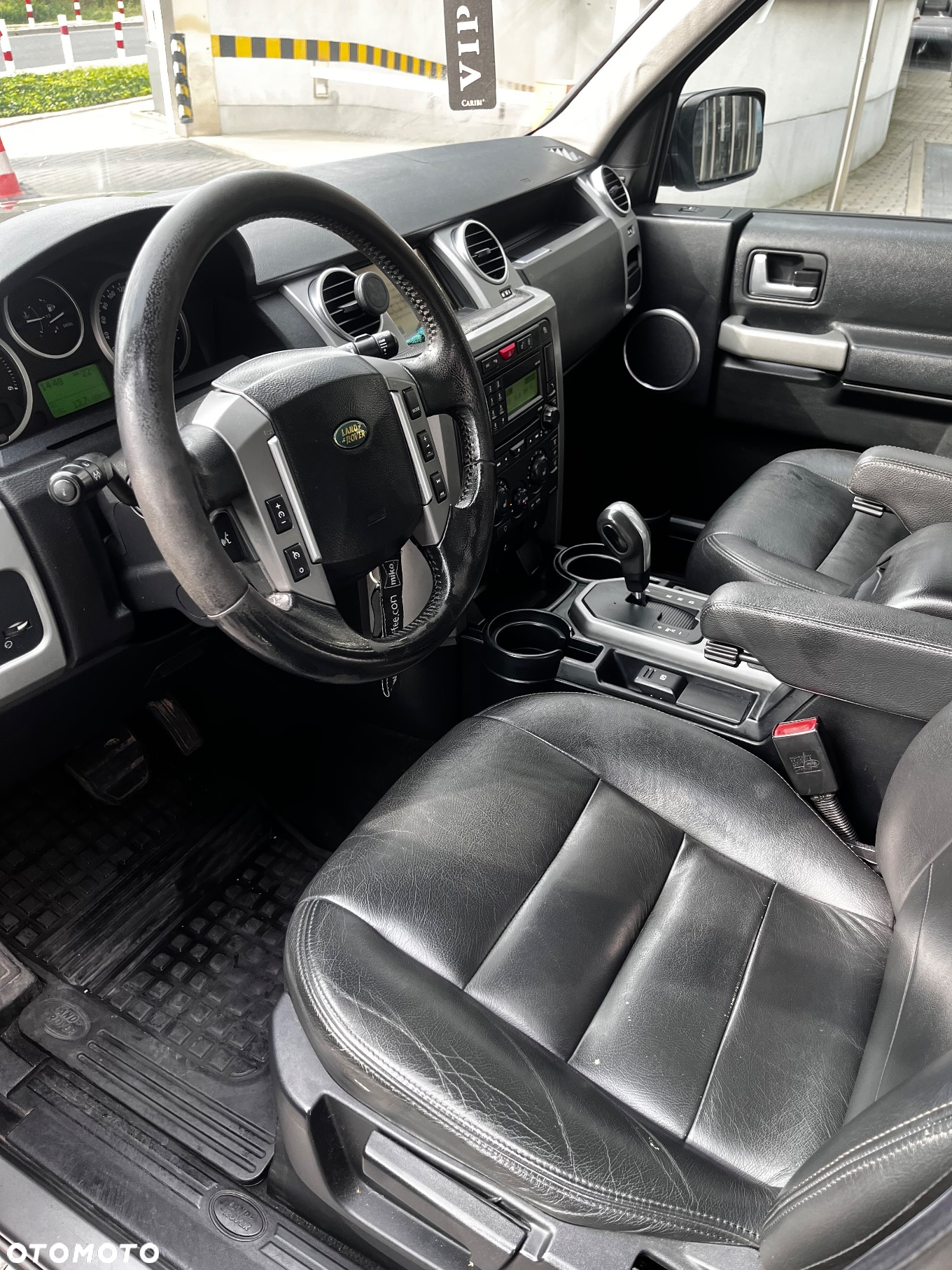 Land Rover Discovery IV 2.7D V6 SE - 22
