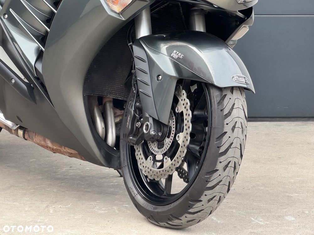 Kawasaki GTR - 5