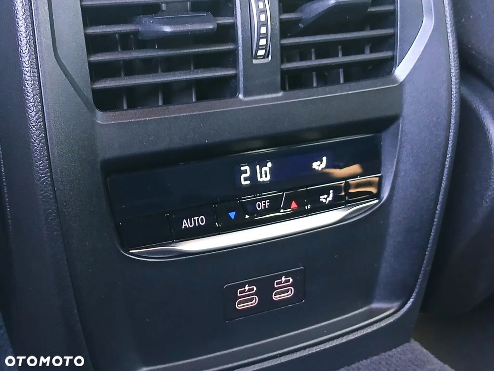 BMW Seria 3 318i M Sport sport - 30