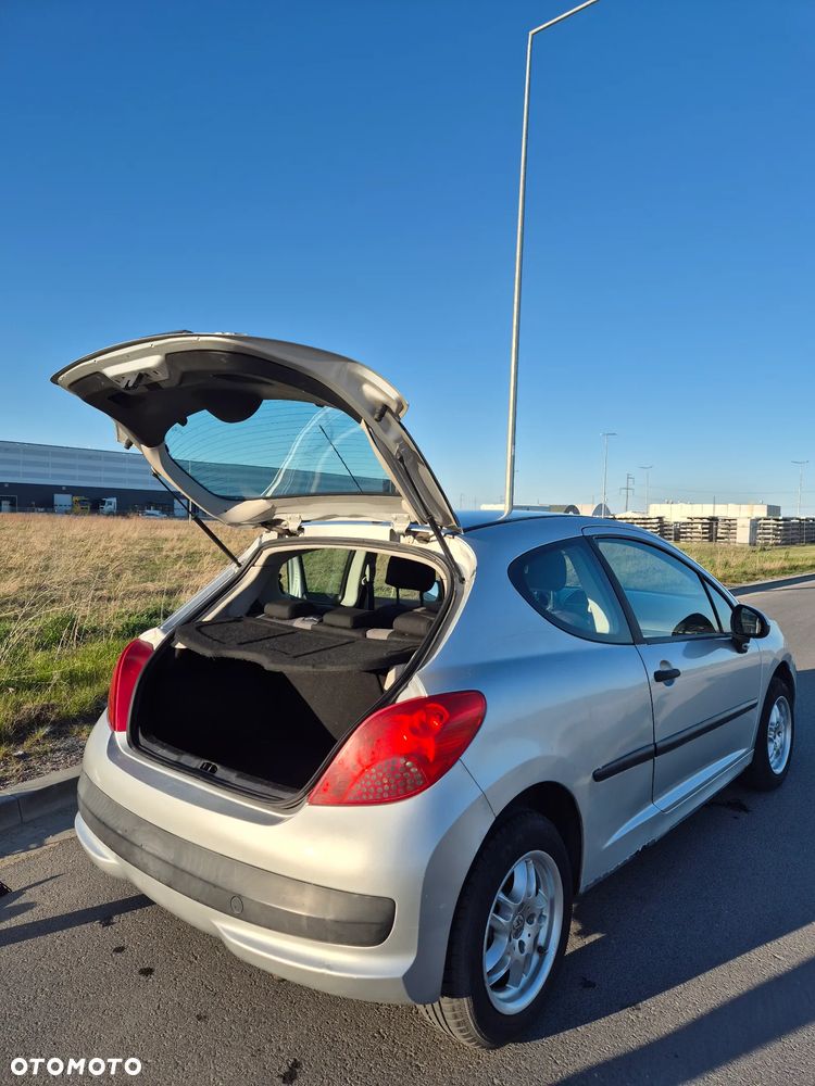 Peugeot 207 1.4 HDi Presence - 19