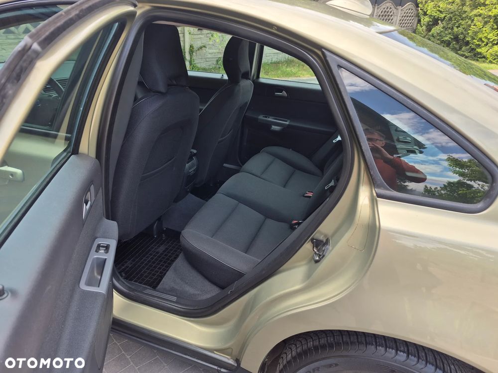 Volvo S40 1.6D Momentum - 13
