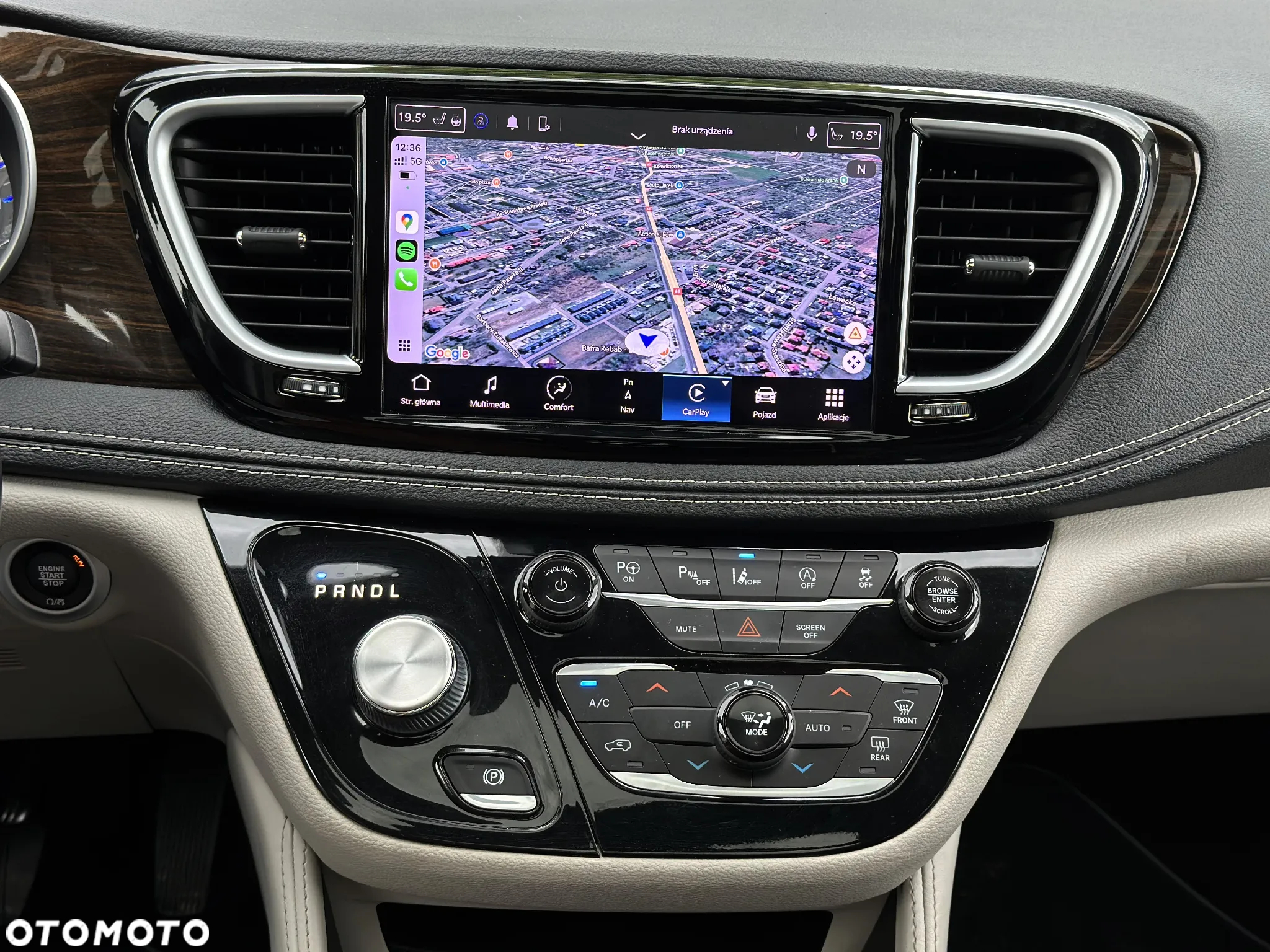 Chrysler Pacifica - 28