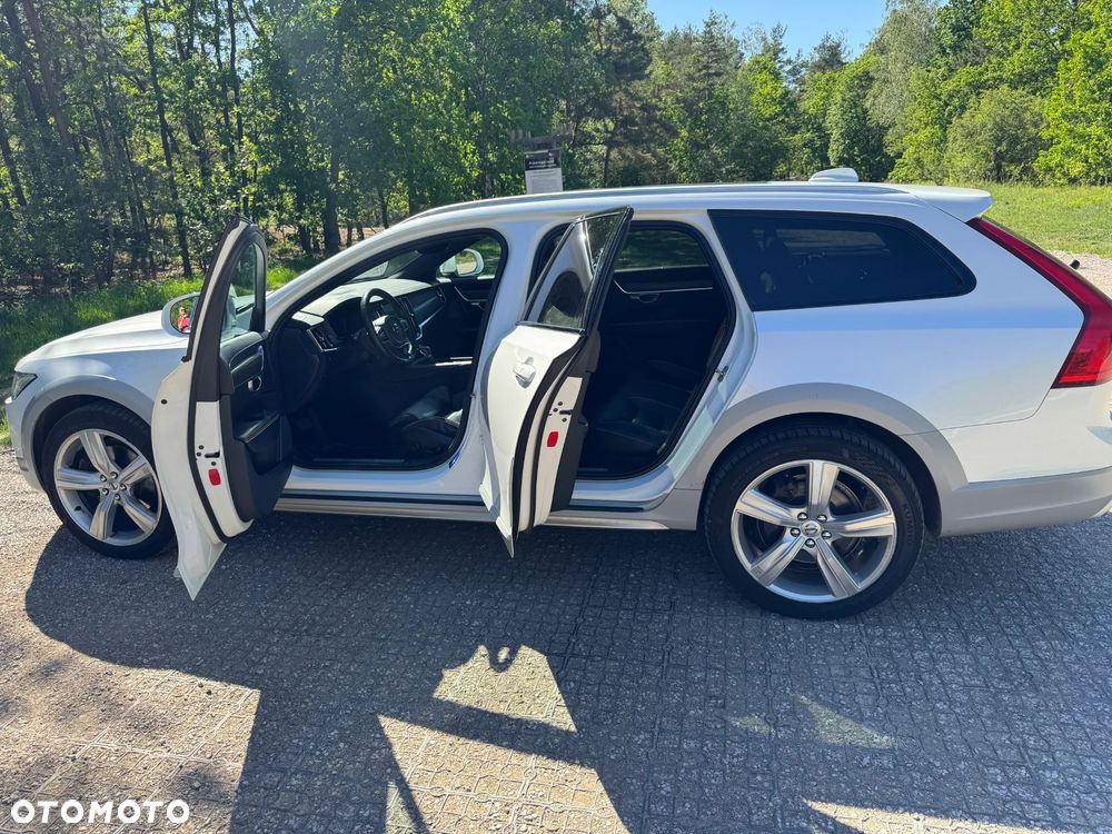 Volvo V90 Cross Country - 8