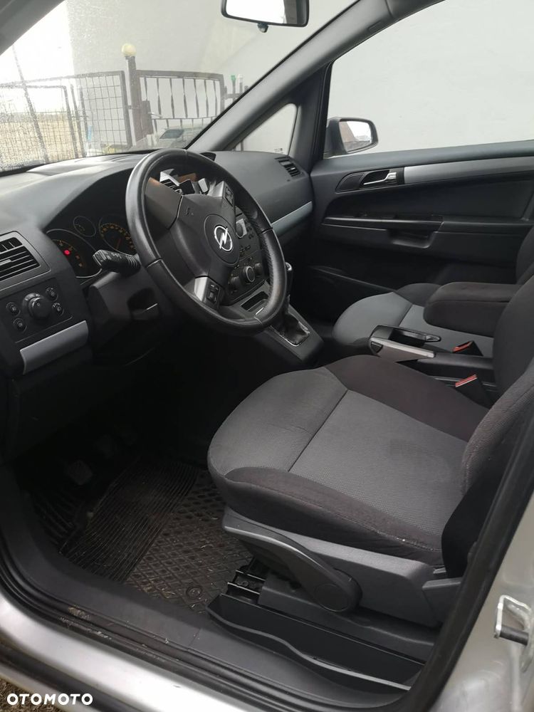 Opel Zafira 1.6 - 12