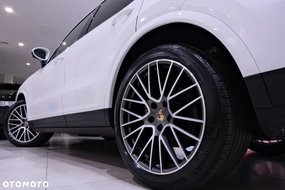 Porsche Cayenne Platinum Edition - 12