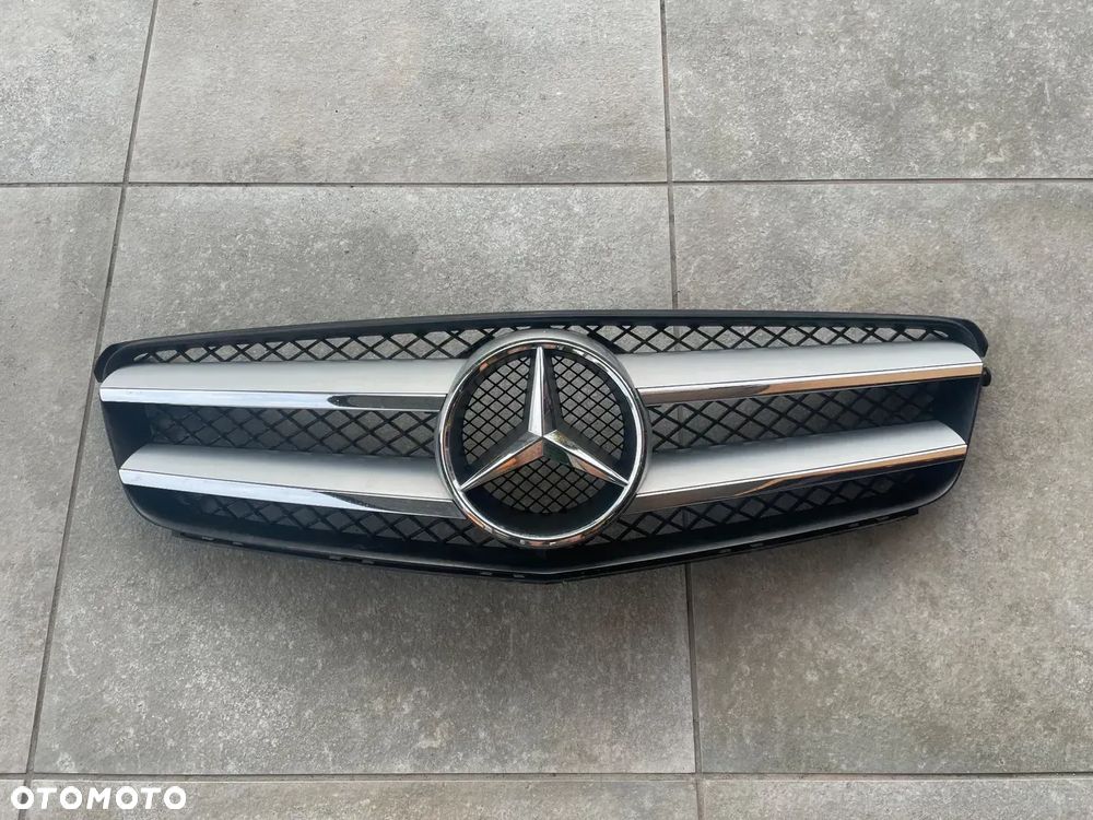 MERCEDES C-KLASA W204 LIFT AMG 11- GRILL ATRAPA CHŁODNICY A2048802183 - 2