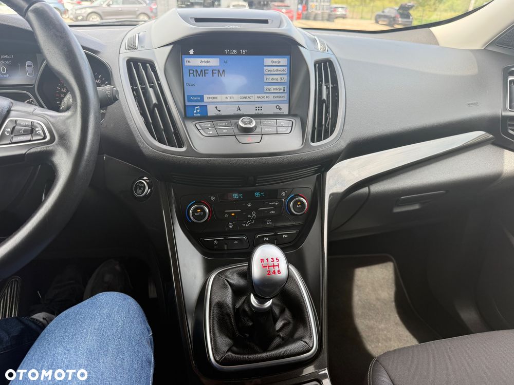 Ford Kuga 1.5 EcoBoost 2x4 Titanium - 26