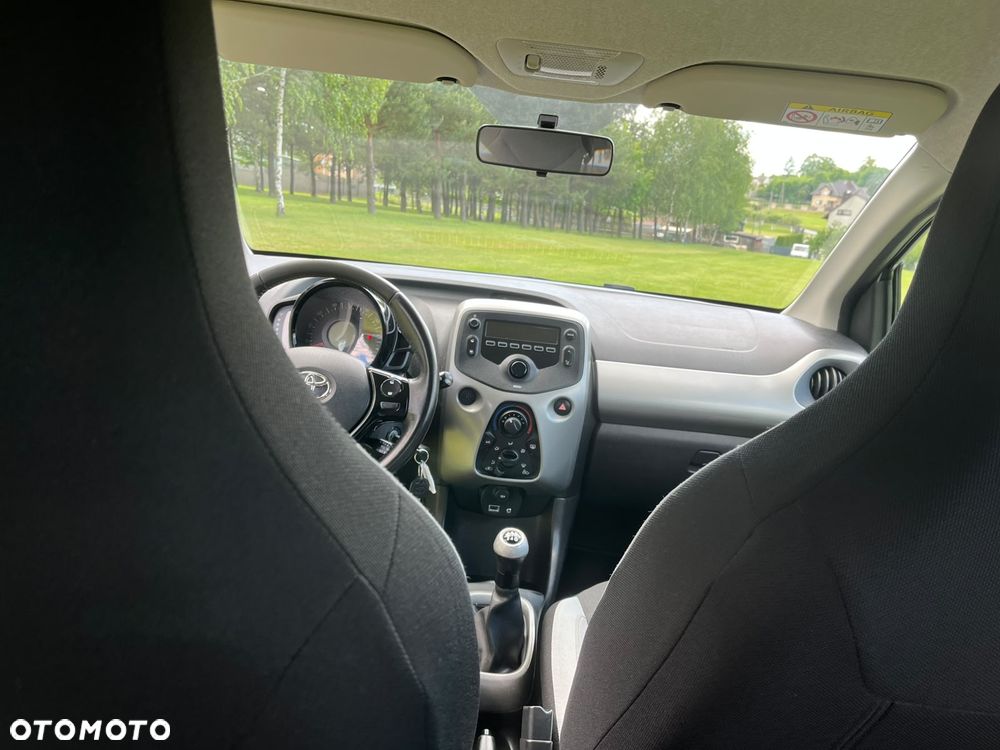 Toyota Aygo x-clusiv - 22