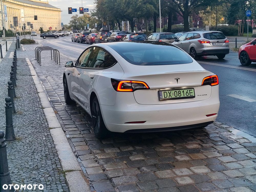 Tesla Model 3 - 6