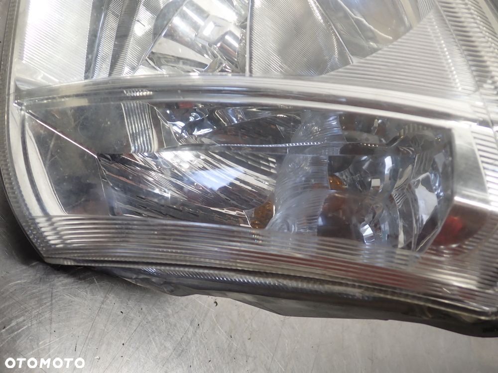LAMPA PRAWA PRZEDNIA OPEL MERIVA-A 1.7 93321054 89035113 - 1