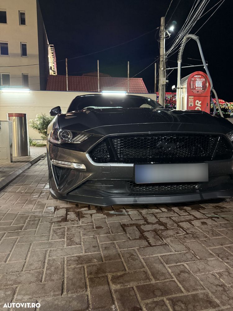 Ford Mustang - 4