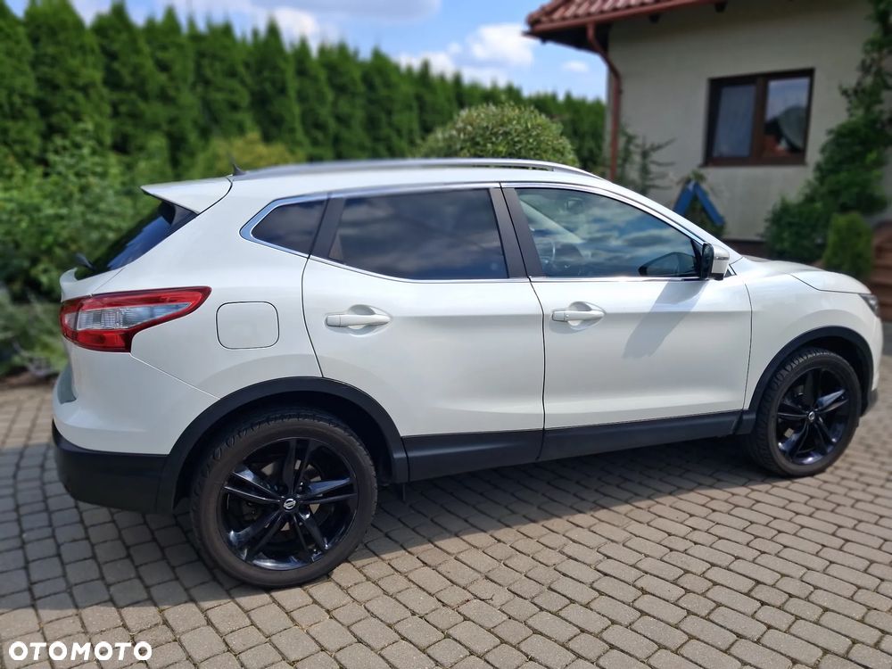 Nissan Qashqai 1.6 DCi Xtronic TEKNA - 4