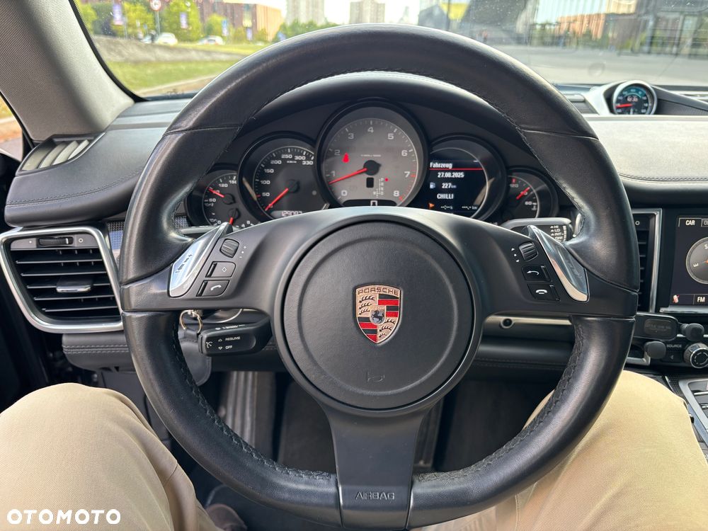 Porsche Panamera 4S - 17