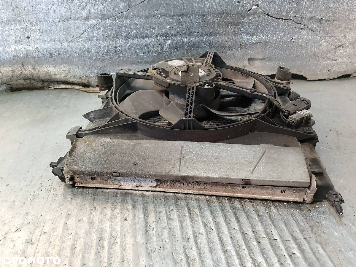 CHŁODNICA WODY Z WENTYLATOREM CITROEN C3 1.4 HDI - 2