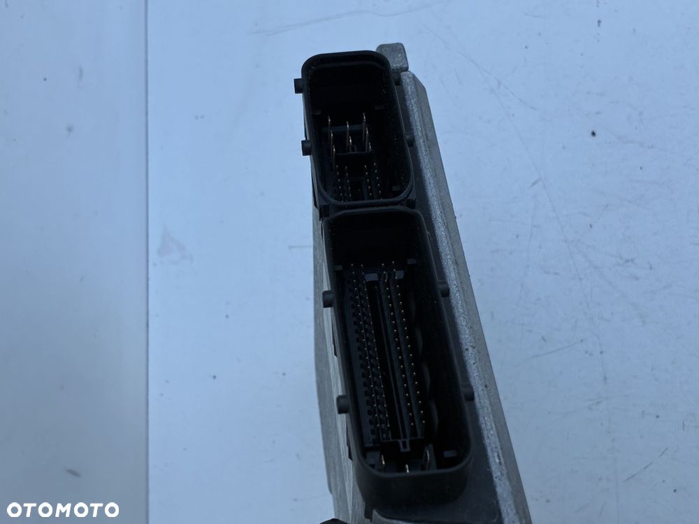 VW POLO 9N3 ECU KOMPUTER  STEROWNIK  SILNIKA 03C906013B 0261S01011810 - 4