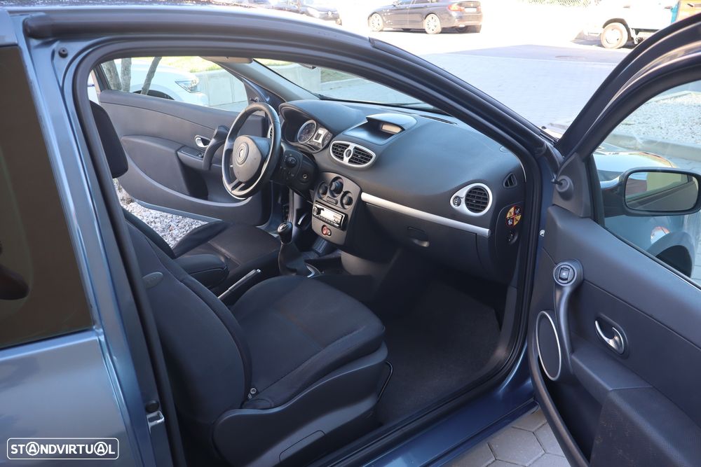 Renault Clio 1.2 16V Pack - 8