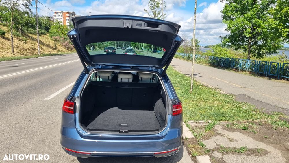Volkswagen Passat 2.0 TDI DSG Comfortline - 17