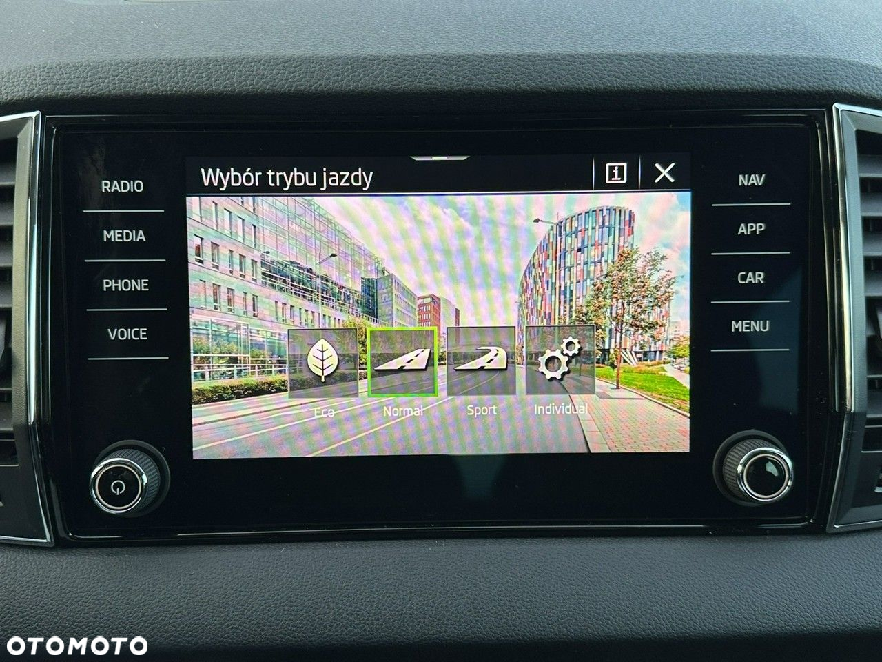 Skoda Karoq 1.5 TSI ACT 4x2 Style DSG - 28