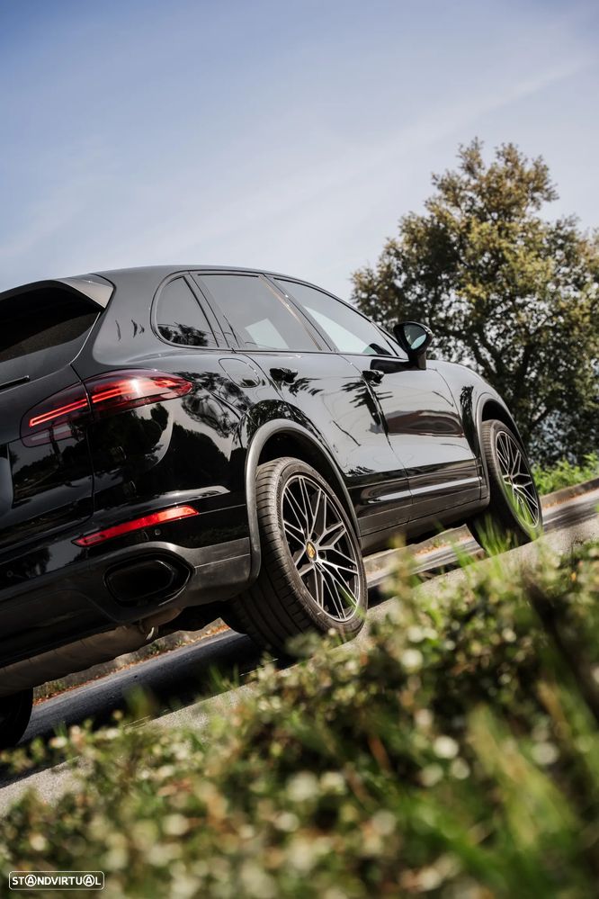 Porsche Cayenne Platinum Edition - 19