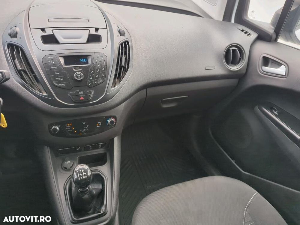 Ford Tourneo Courier - 8