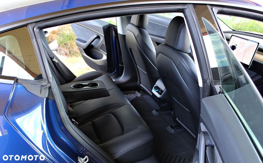 Tesla Model 3 - 16