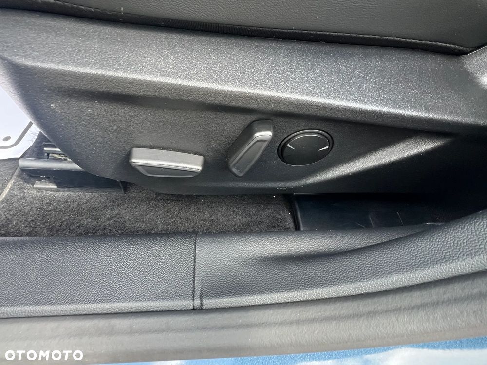 Ford Focus 1.0 EcoBoost Titanium X - 19