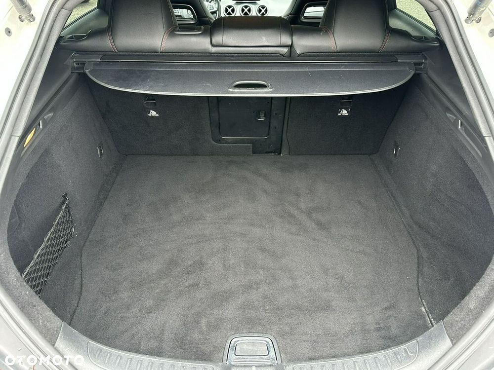 Mercedes-Benz CLA 250 4Matic 7G-DCT AMG Line - 10