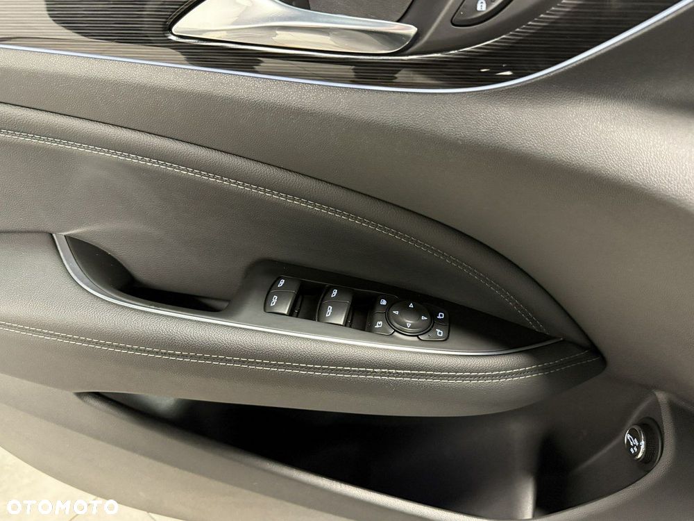 Opel Insignia - 18
